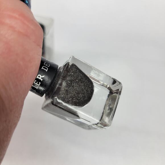 Le Metier de Beaute Rock ‘n’ Romance Mini Nail Lacquer Set NEW Glitter Shimmer - Picture 8 of 10